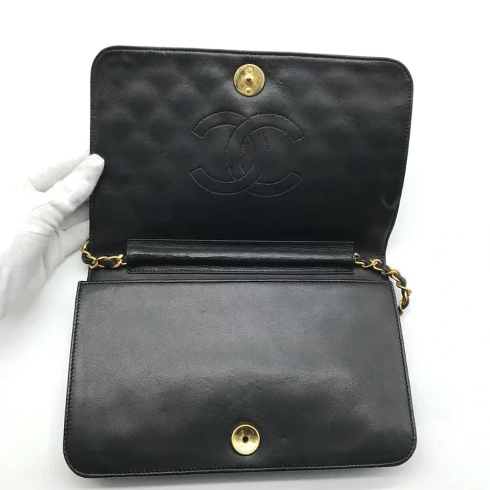 Authentic CHANEL black single flap lambskin classic bag 24k gold hardware - Picture 3 of 10